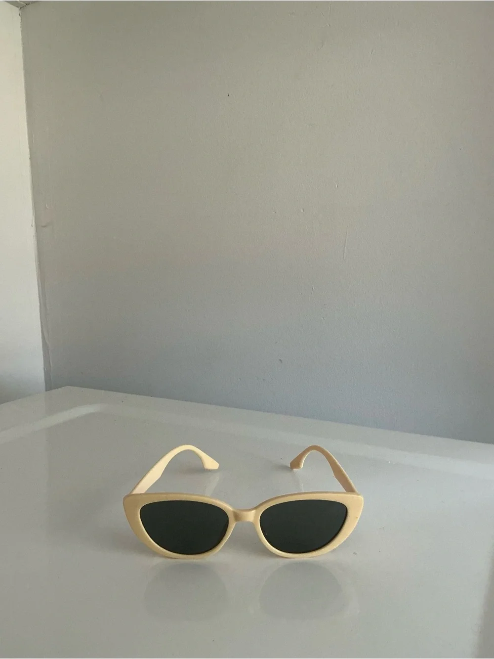 Women's Cream Cat-Eye Sunglasses with Dark Lenses